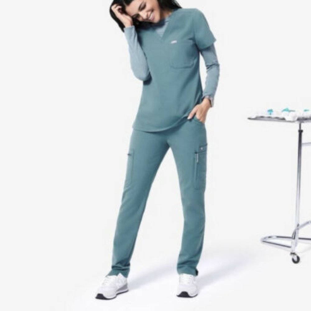 FIGS Scrub Set- HYDROGREEN Casma in M, Zamora Joggers HIGH WAIST in M TALL